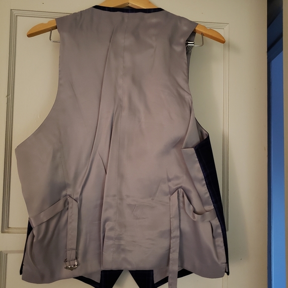 Men's 3 piece Tiglio Rosso suit. 100 % wool. Perfect condition. - Picture 6 of 11